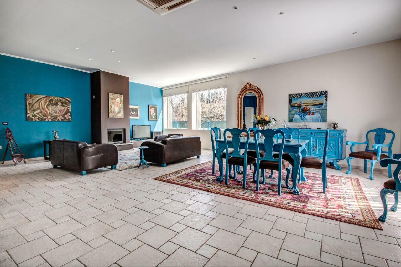 Villa Intemella Kompítsion Zewnętrze zdjęcie